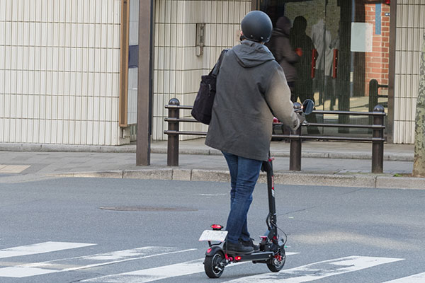 2023年】電動キックボードのおすすめ8選 公道を走れるモデルの条件とは