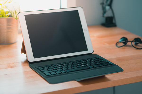 iPadpL[{[h̑Iѕ ڑ@`FbN ڑȒPSmart ConnectoriX}[gRlN^[j