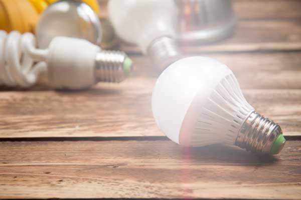 LED�d���̑I�ѕ� ���F���iRa�j���`�F�b�N