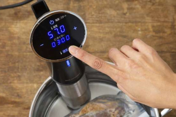 安心の定価販売】 スタンド型低温調理器 Sous Vide 防水IPX7 800W 100V タイマー機能 自動電源オフ 空焚きせず安心 低温調理器  真空調理器 初めて