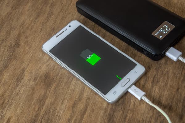 失敗しない大容量モバイルバッテリーの選び方 急速充電機能があると便利