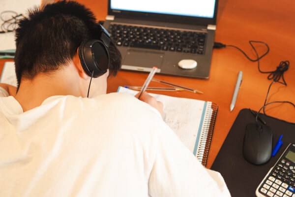 ��w���Ƀp�\�R���͕K�v�H ���n��w���̎�ȗp�r�ƃX�y�b�N�ڈ�