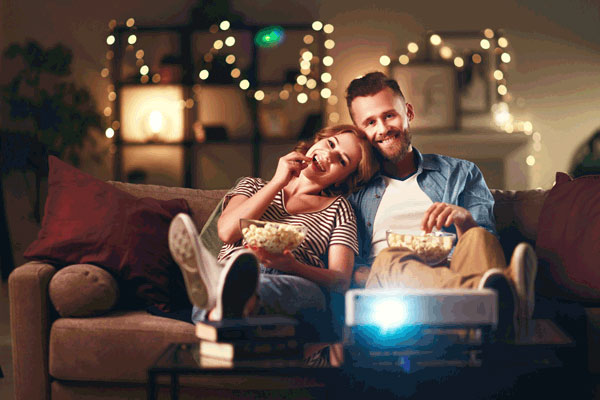 22年 プロジェクターのおすすめ選 家庭用からビジネス用まで幅広く紹介 ビックカメラ Com