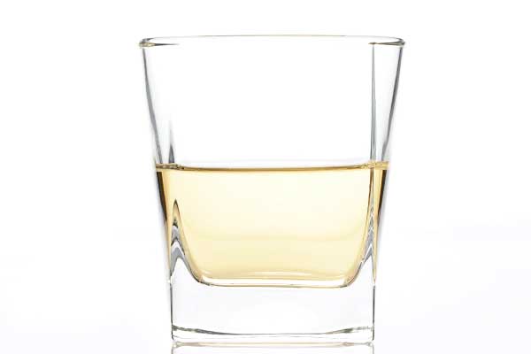 ラム酒の種類と特徴　クセが少ない「ホワイトラム」