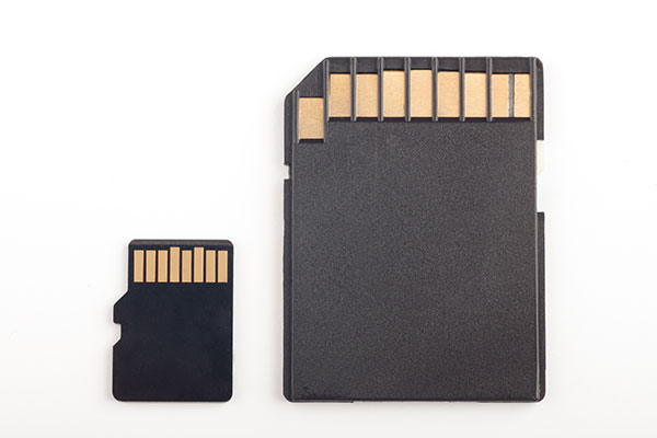 SDカードとは SDカードとmicroSDカードの違い