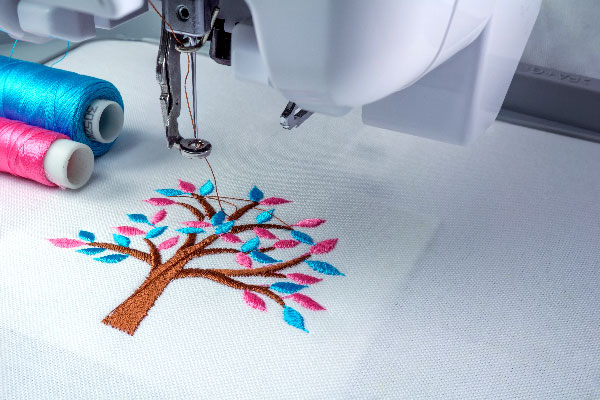 家庭用ミシンの選び方 文字・刺繍縫いは模様のバリエーションの豊富さもチェック