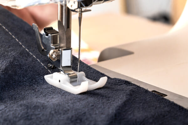 家庭用ミシンの選び方 縫い目の長さを調節できると布の伸縮を防げる