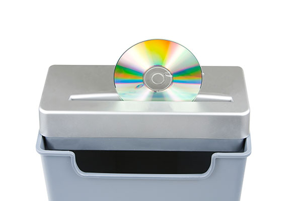 シュレッダーの選び方　CD・DVD・カードに対応しているかチェック