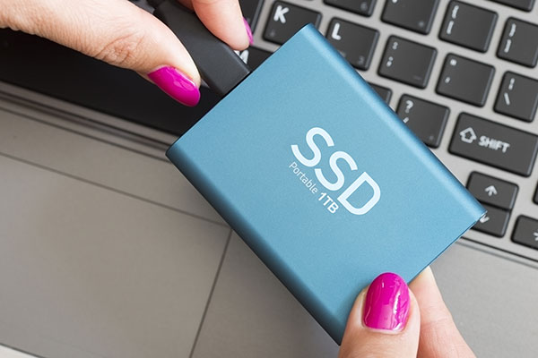 SSDの選び方 簡単に容量を増やしたいなら外付けSSD