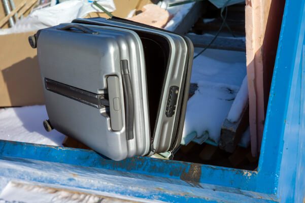 �X�[�c�P�[�X�̎̂ĕ�