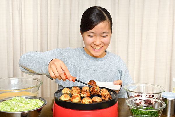 たこ焼き器メーカーは千田になります