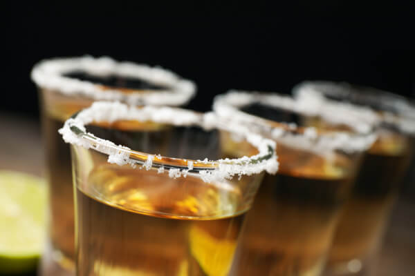 テキーラの飲み方 ロック・ストレート