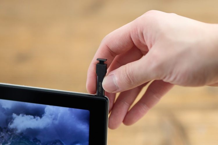 �m�[�g�����̂ɕ֗��ȓ����y���̓J�`�b�Ƃ͂܂�Ȃ����S�z�Ȃ�