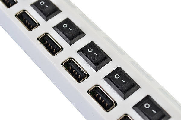 USBハブの選び方 個別スイッチがあると消費電力を抑えられる