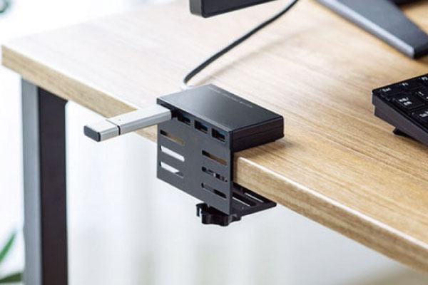  USBハブの選び方 デスク周りをスッキリさせたいなら設置方法もチェック