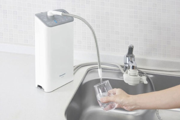 ⭐取付簡単⭐浄水器『蛇口直結型』簡易濾過 水道水フィルター 除去　美味しいお水