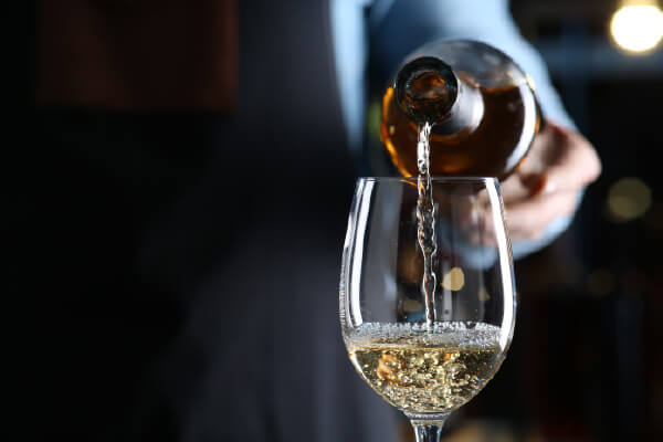 ワインをより楽しむためのポイント 飲む温度の目安を抑えておこう