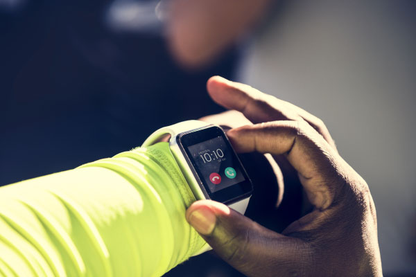 22年 スマートウォッチのおすすめ17選 スマホに合わせた人気モデルをご紹介 ビックカメラ Com